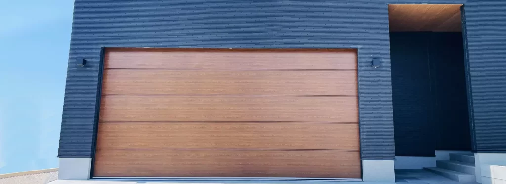 木目調シャッターの正面